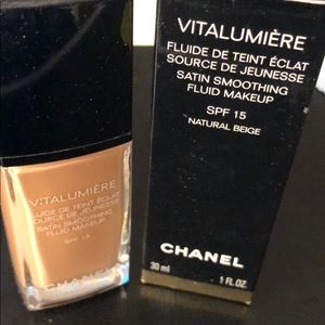 Chanel Vitalumiere Fluid Makeup